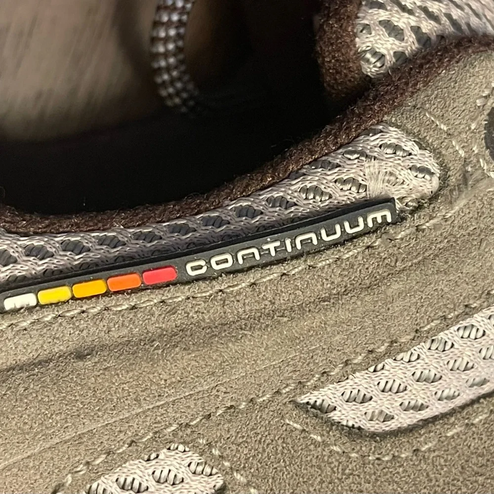 Merrell Athletic Shoes Tan and Black Trail-Ready Design Waterproof - Picture 7 of 8